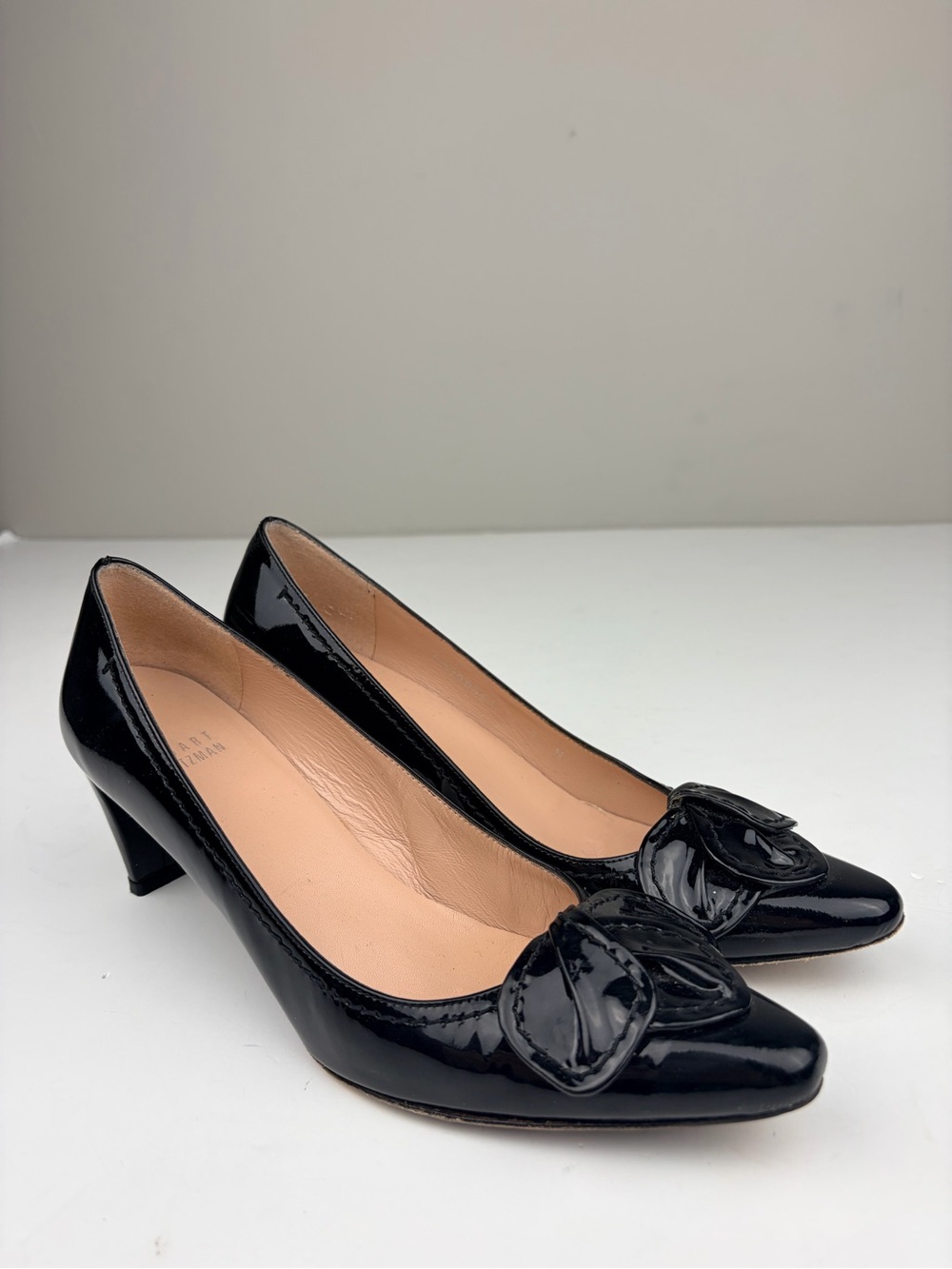 Stuart Weitzman Black Patent Leather Bow Pumps Heels Size 7 Narrow
